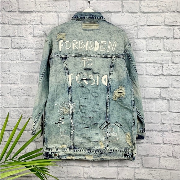 FashionNova Avery Abstract Distressed Denim Jacket - Picture 8 of 8
